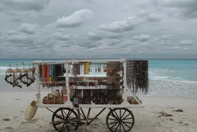 artesanÃ­as en Playas del Este Cuba