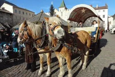 Am Weihnachtsmarkt in Brixen
