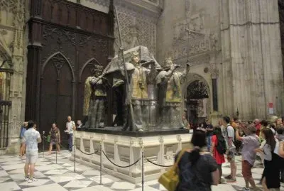 פאזל של Coffin of Columbus, Seville, Spain