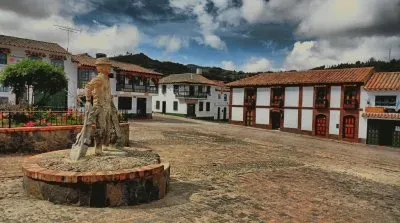 Plaza central MonguÃ­