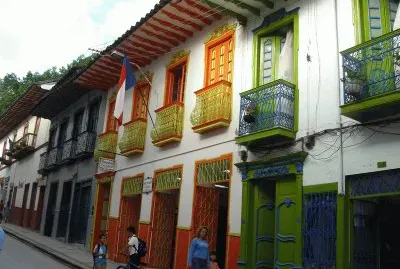 Balcones Salamina