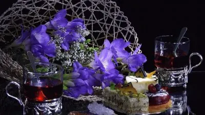 פאזל של Beautiful Flowers, Drinks and Treats