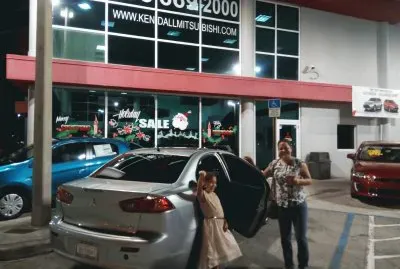 GABRIELA Y SU NUEVO CARRO