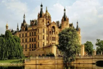 germany_schwerin_castle_water_trees_