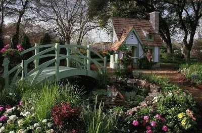 Beautiful Landscaping to Garden Play House jigsaw puzzle