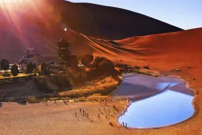 æ•¦ç…Œé³´æ²™å±±-æœˆç‰™æ³‰