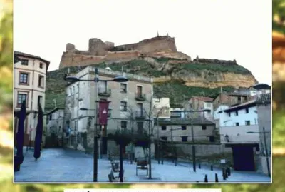 MONZÃ“N (HUESCA) â€“ CON EL CASTILLO AL FONDO
