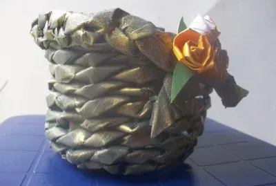 CESTA DE PAPEL PERIODICO