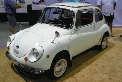 Auto 1968 Subaru 360 25 HP