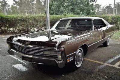 Auto 1971 Chrysler Imperial LeBaron 350 HP