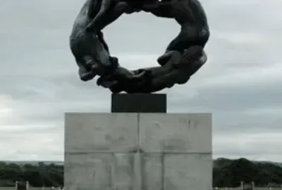 Body Wreath - Sculpture Park