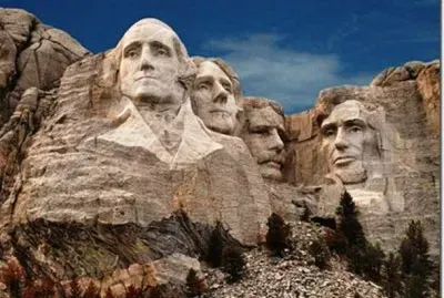 MONUMENTOS EN PIEDRA