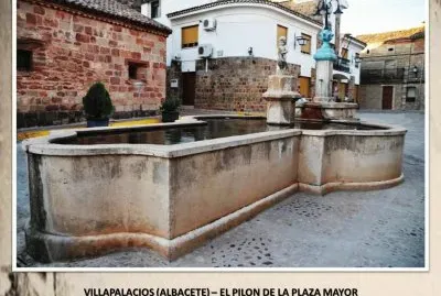 VILLAPALACIOS (ALBACETE) â€“ PILON DE LA PLAZA MAYOR