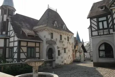 Castle 22 cobbled streets