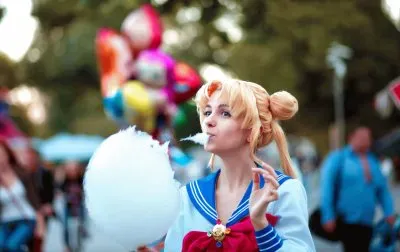 comiendo candy cotton elisbht