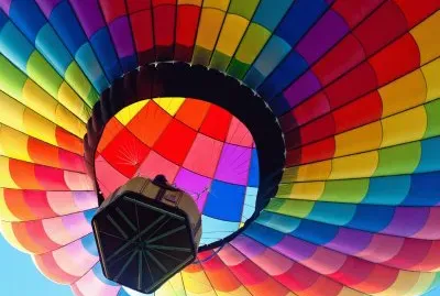 פאזל של Colorido-del-aire-caliente.jpg