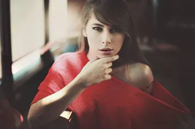 playera roja vecinas jigsaw puzzle