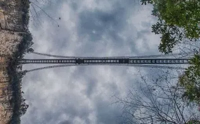 פאזל של Glass Bridge