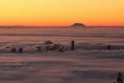 Mtn view of sunrise in Vancouver