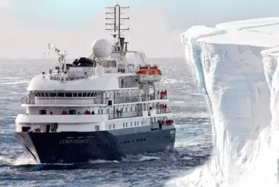 Barco y un Iceberg de Antlantida