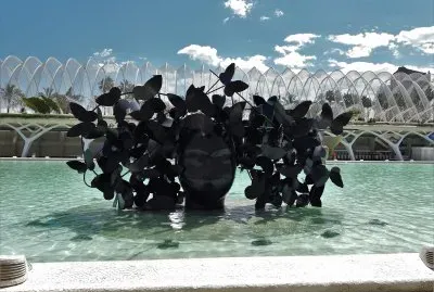 escultura en la ciudad de las artes