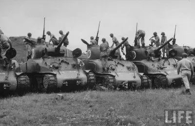 Tanques M4 Sherman do ExÃ©rcito Brasileiro jigsaw puzzle