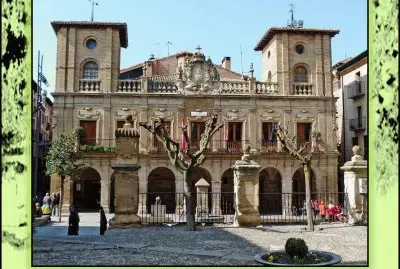 VIANA (NAVARRA) â€“ EDIFICIO DEL AYUNTAMIENTO
