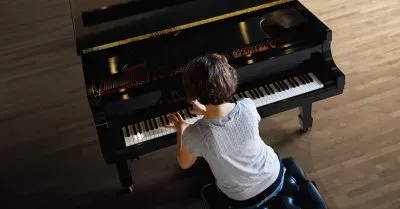 Piano 4
