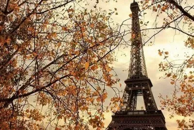 Torre Eiffel no Outono