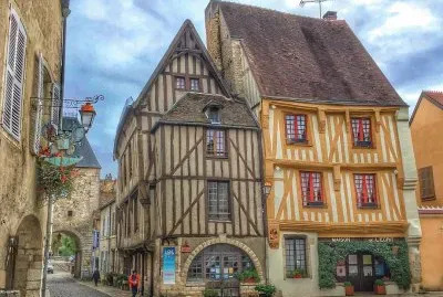 Noyers Sur Sereine