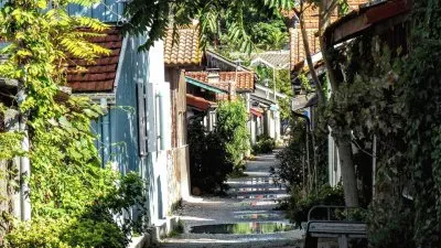 PETIT VILLAGE