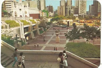 Plaza Metro La Hoyada