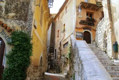 Eze-Francia