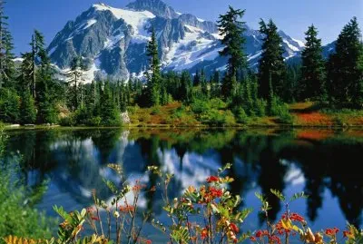 MontaÃ±as y lago