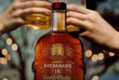 Buchanan 's, 18 aÃ±os, brindis