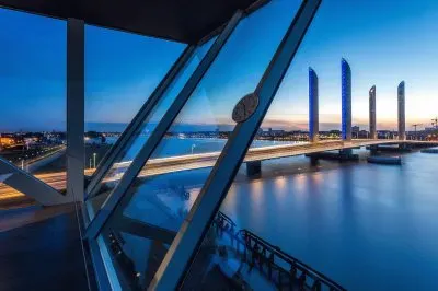 Le pont Chaban vue de la citÃ© mondiale du vin
