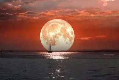 LA LUNA