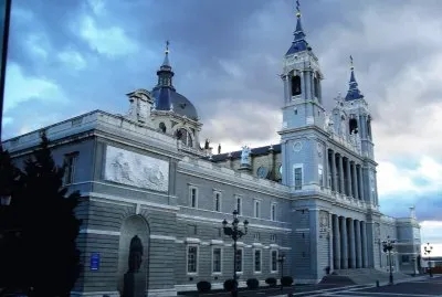 Catedral de Madrid. jigsaw puzzle