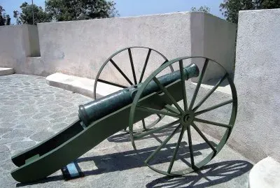 CaÃ±Ã³n antiguo en fuerte de la Ciudad de Puebla.
