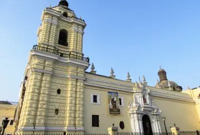 Templo en Lima, PerÃº. jigsaw puzzle
