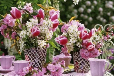 פאזל של Lavender Cups and Spring Flowers