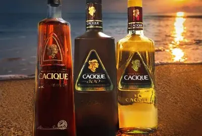 Ron AÃ±ejo Cacique tres presentaciones