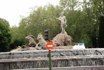 Fuente en Madrid, EspaÃ±a. jigsaw puzzle