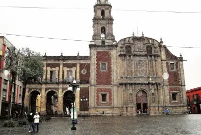 Plaza y templo de Santo Domingo, Ciudad de MÃ©xico.