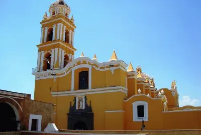 Templo en Cholula, Puebla. jigsaw puzzle