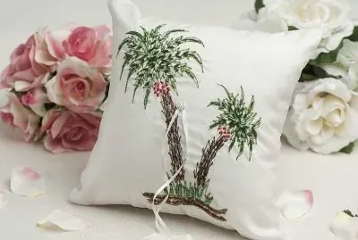 Gorgeous Palm Tree Ring Pillow