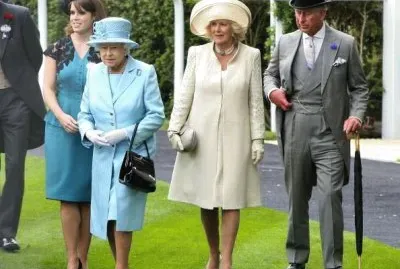 Isabel, Camila y Carlos