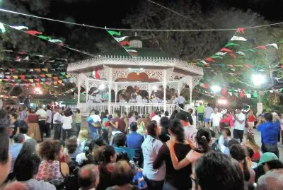 Fiesta popular en Tuxtla GutiÃ©rrez, Chiapas. jigsaw puzzle