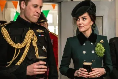 פאזל של WILLIAM Y KATE