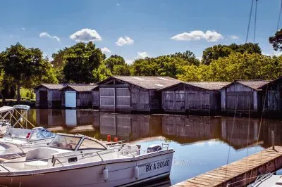 פאזל של garages Ã  bateaux Gastes Landes